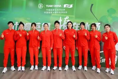 China National Women's Icemuration Team： Show the Style Broadcasting Article at home