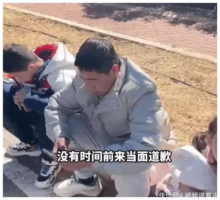 女子一家云南旅游，没买5万手镯，竟被导游中途赶下车，后续来了古代殉葬女子是怎样被杀害的？手法极其残忍，却能够保持容貌不毁