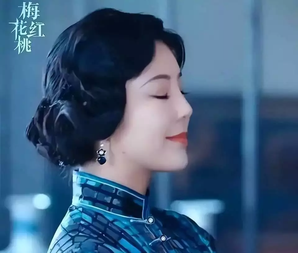 网大明星赵奕欢徐冬冬甘婷婷：性感烂片三巨头，观众直呼不如露肉浙江考生提前15分钟交卷，笑称“高考太简单”，后来考了多少分？