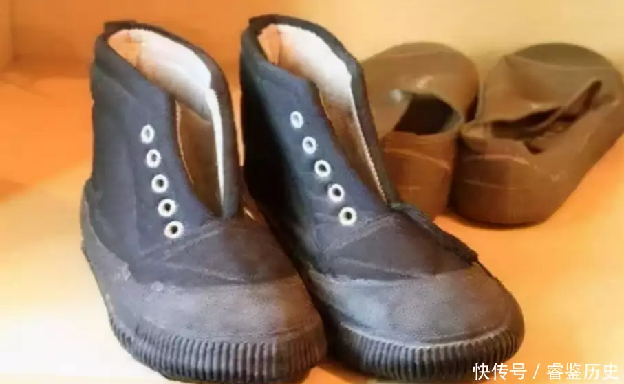 1981年,内蒙古老师花20元给学生买鞋,26年后学生给老师买一套房趣聊三国:千万别被领导当夜壶用了 1981年,内蒙古老师花20元给学生买鞋,26年后学生给老师买一套房趣聊三国:千万别被领导当夜壶用了