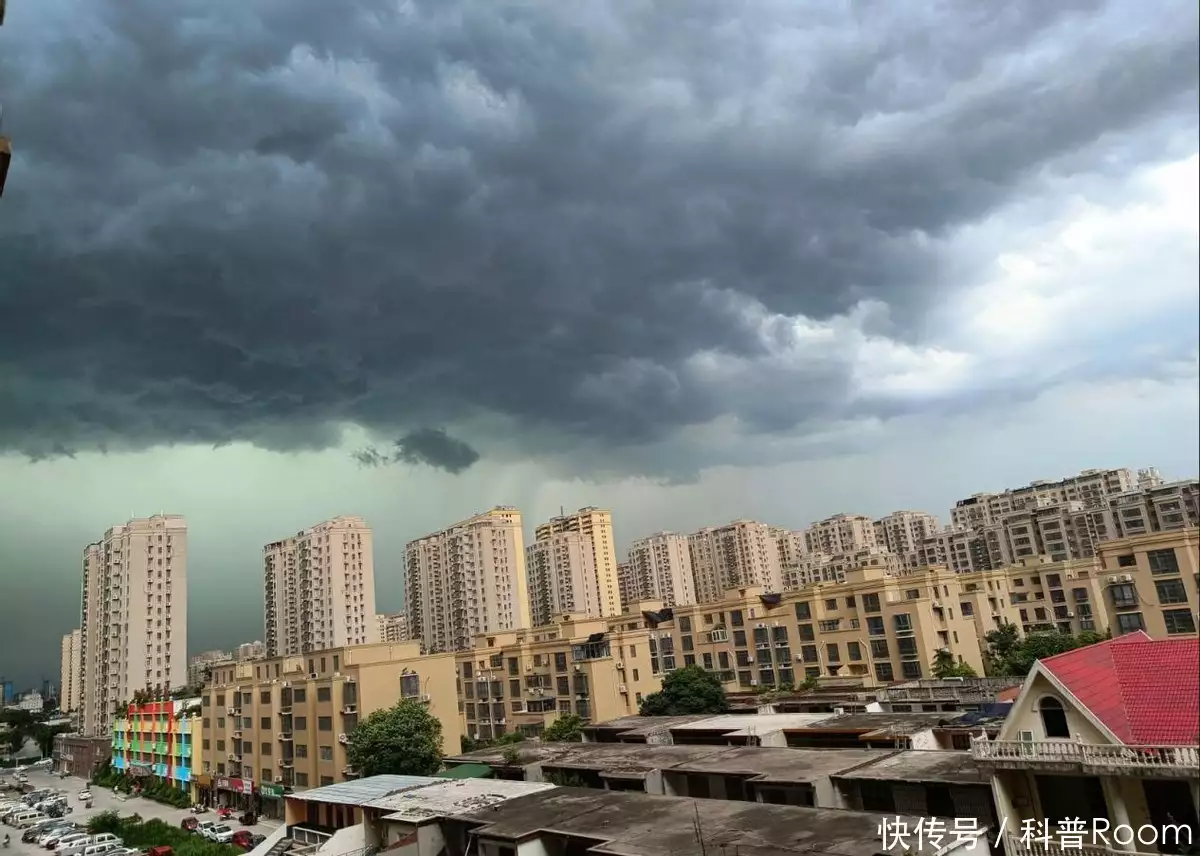 地震前兆天空图片（地震前兆地震云图片） 第13张