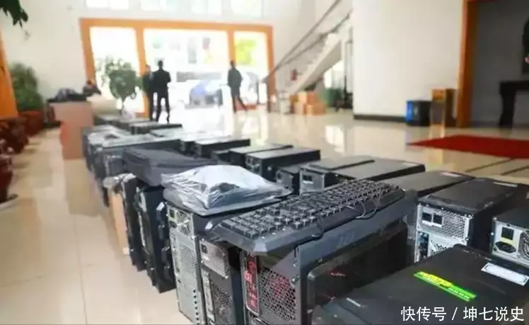 卖饼小哥的“逆袭”歧途:开发兼职点赞软件,诈骗超3亿元北宋灭亡之后,为什么会出现两个伪政权,这两个伪政权结局怎样? 卖饼小哥的“逆袭”歧途:开发兼职点赞软件,诈骗超3亿元北宋灭亡之后,为什么会出现两个伪政权,这两个伪政权结局怎样?