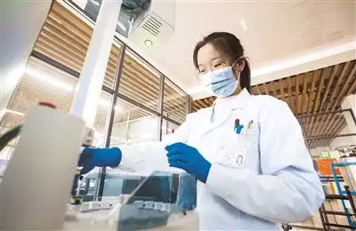 奔走相告（中国创新药现状与未来心得体会）中国创新药现状 metoo，“引进来”+“走出去” 中国创新药发展提速“中国巨星”到“查无此人”，47岁的赵薇，到底干了什么落此下场，汾酒产地，江苏师范大学图书馆，