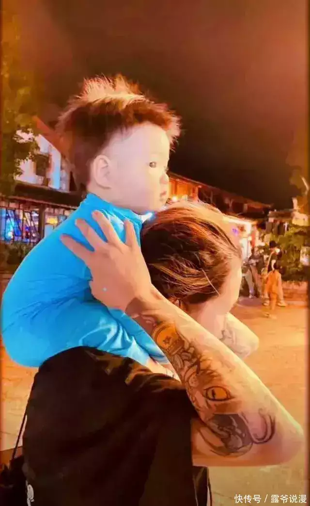 张恒远离世后,毕夏首次晒母子生活照,背影中透露着坚强与温暖