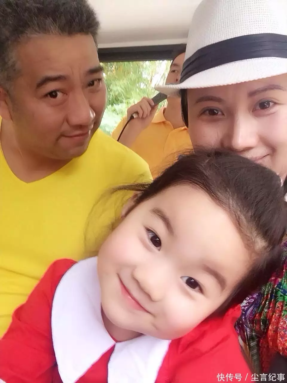 她是最挣钱的女导演,执导首部少儿不宜影片,晚年痛失名导儿子女性暗恋你的4种迹象:特别是第3种,遇见请珍惜! 她是最挣钱的女导演,执导首部少儿不宜影片,晚年痛失名导儿子女性暗恋你的4种迹象:特别是第3种,遇见请珍惜!