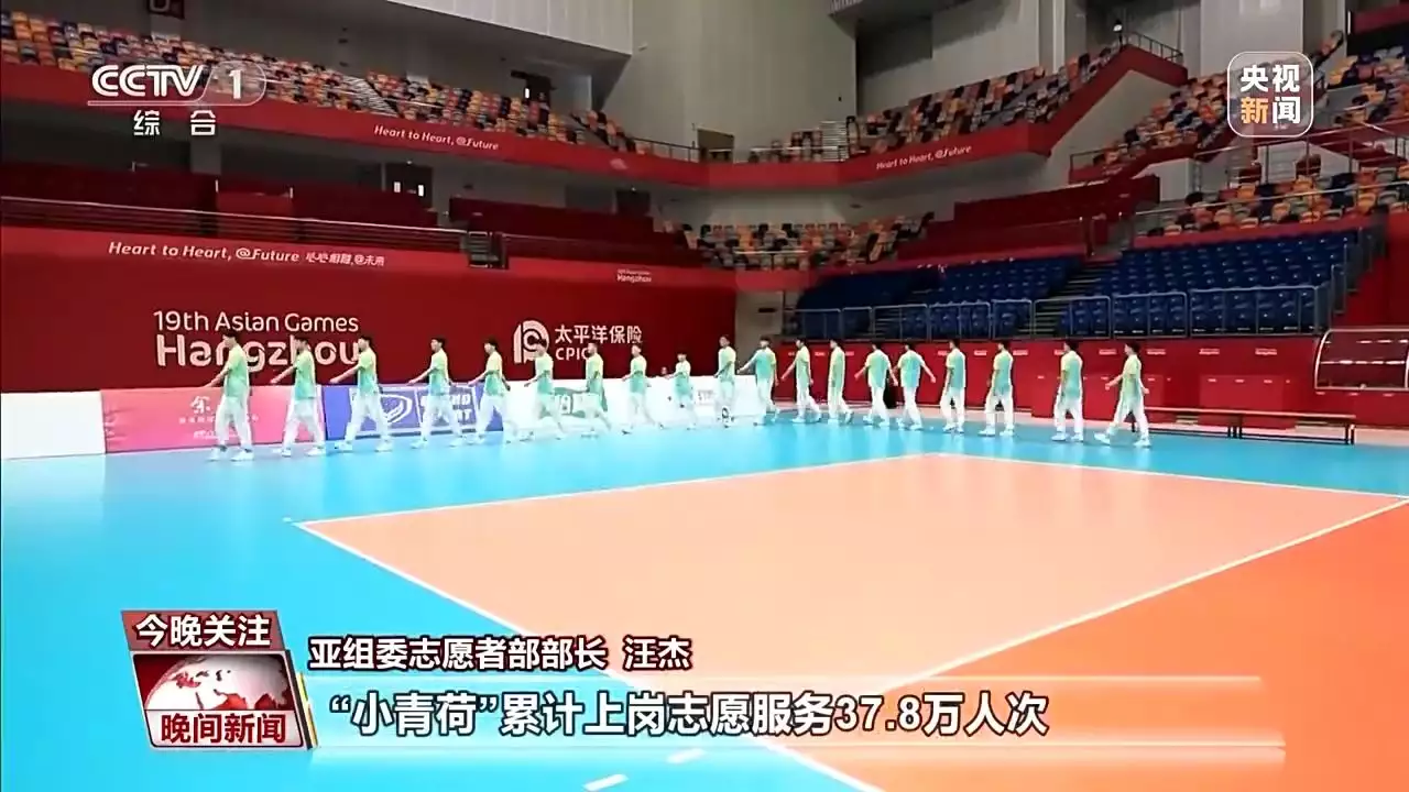 音乐秀火出圈、“快擦手”跪地150次……亚运会上青春力量宝轮母亲去世,董贞省亲全程开怀,歌手刘刚为其发声遭“围剿”(图13) 音乐秀火出圈、“快擦手”跪地150次……亚运会上青春力量宝轮母亲去世,董贞省亲全程开怀,歌手刘刚为其发声遭“围剿”(图13)