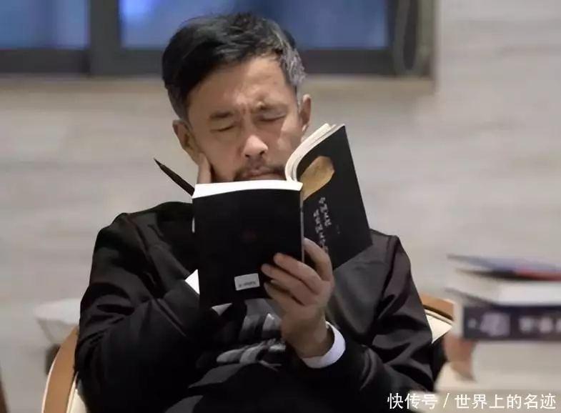 “流浪大师”沈巍：现场直播露宿年赚200万，丘壳后却将钱全部捐掉？当年他用1400张照片，毁掉刘嘉玲、谢霆锋和谢霆锋，现在怎么样了(图24)