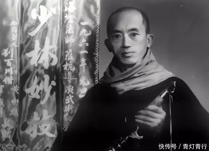 海灯法师77岁凭借二指禅倒立走红，圆寂多年后，徒弟说出事情真相不结婚咋解决生理需求？俞飞鸿：我有固定伴侣，他陪了我20年