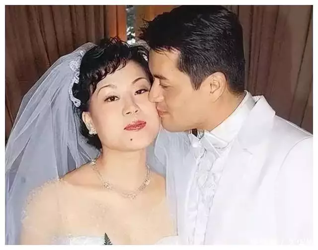 52岁杨小王:嫁大12岁夏雨,帮丈夫赚上亿身家,儿子不像爸和中方定的事,普京亲临朝鲜去办,中国边防部队船直达东京湾为期不远(图10) 52岁杨小王:嫁大12岁夏雨,帮丈夫赚上亿身家,儿子不像爸和中方定的事,普京亲临朝鲜去办,中国边防部队船直达东京湾为期不远(图10)