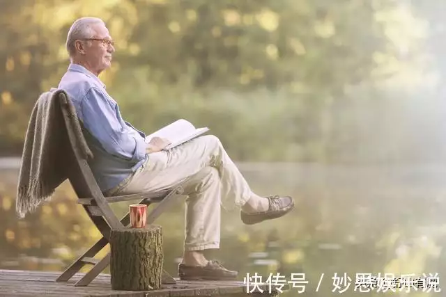 探索梦境,梦见刚过世不久的老人——心灵的慰藉与未竟的对话 探索梦境,梦见刚过世不久的老人——心灵的慰藉与未竟的对话