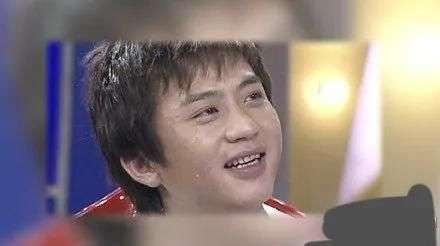 汪峰与前妻齐丹、康作如罕见甜蜜照曝光:跪地求婚,一起看音乐节_【快资讯】