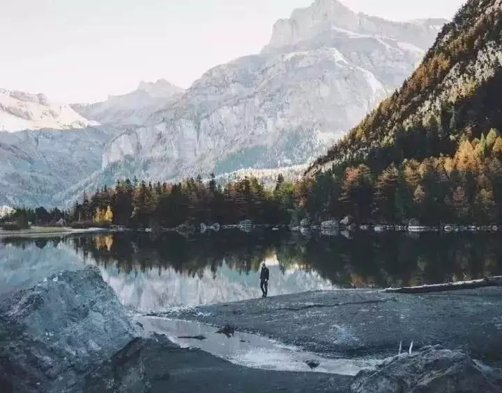 天下风物——《【来时一丝不挂，去时一缕青烟，人就这么简单！】诗韵咏合》风光题照