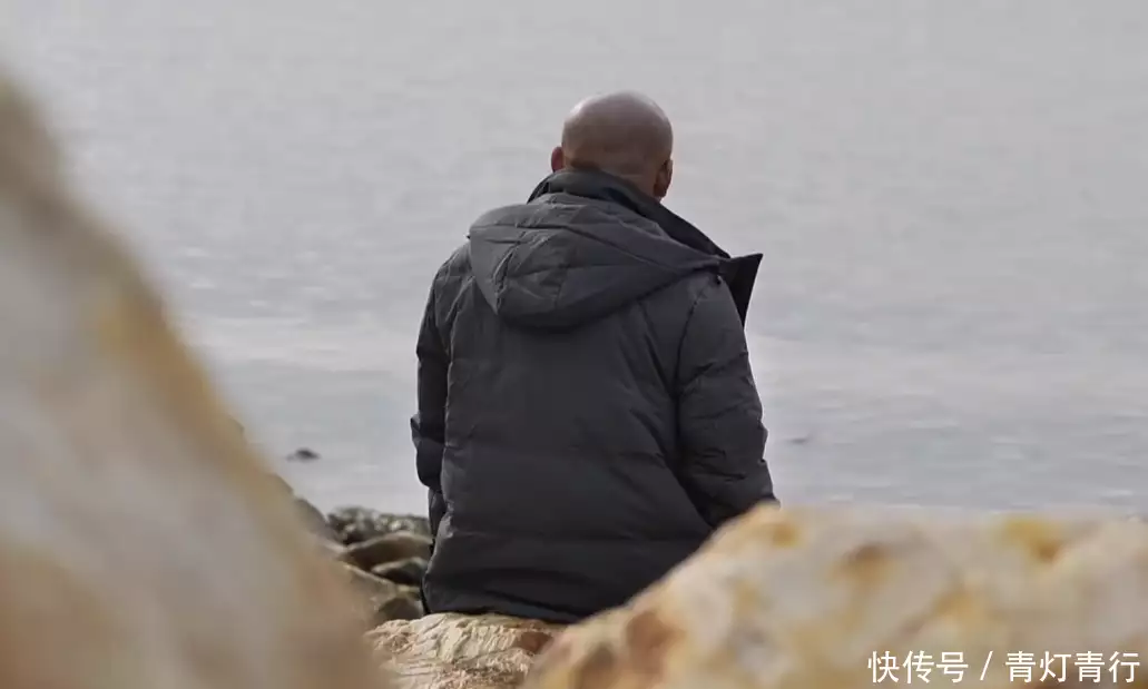 2017年,男子将角蕨石头扔进大海,如今每年坐享上千万“吃播四巨头”现状:2年没俩,尼德直播难忍、胖猴仔为活命减肥(图6) 2017年,男子将角蕨石头扔进大海,如今每年坐享上千万“吃播四巨头”现状:2年没俩,尼德直播难忍、胖猴仔为活命减肥(图6)