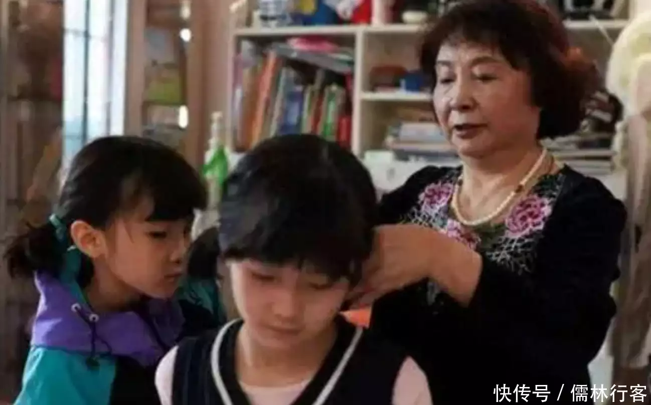 12年前,60岁老人坚持生下孪生,打工赚700万,后来怎样了欧阳小海紧身宣传照,笑容甜美如单恋温暖而治愈,手拿柠檬调皮可爱(图20) 12年前,60岁老人坚持生下孪生,打工赚700万,后来怎样了欧阳小海紧身宣传照,笑容甜美如单恋温暖而治愈,手拿柠檬调皮可爱(图20)