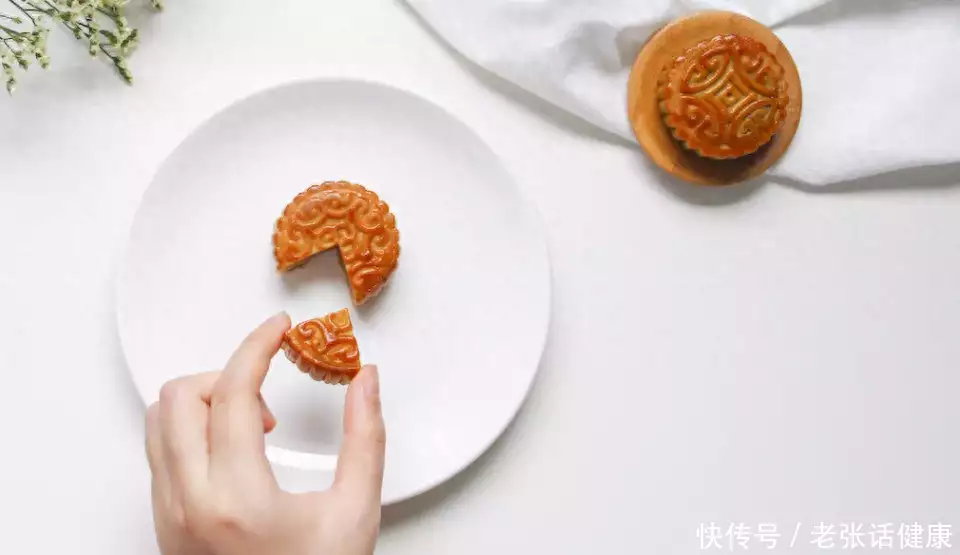 怎么做月饼（怎么做月饼皮又脆又香） 第3张