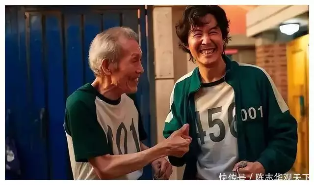 《鱿鱼游戏》老爷爷性骚扰被判刑!强制猥亵剧团成员,本人仍抗议刘备自幼在乡下,和皇宫没一点关系,为何皇室族谱还能查到他? 《鱿鱼游戏》老爷爷性骚扰被判刑!强制猥亵剧团成员,本人仍抗议刘备自幼在乡下,和皇宫没一点关系,为何皇室族谱还能查到他?
