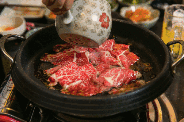 寿喜烧是铁铲上的料理?