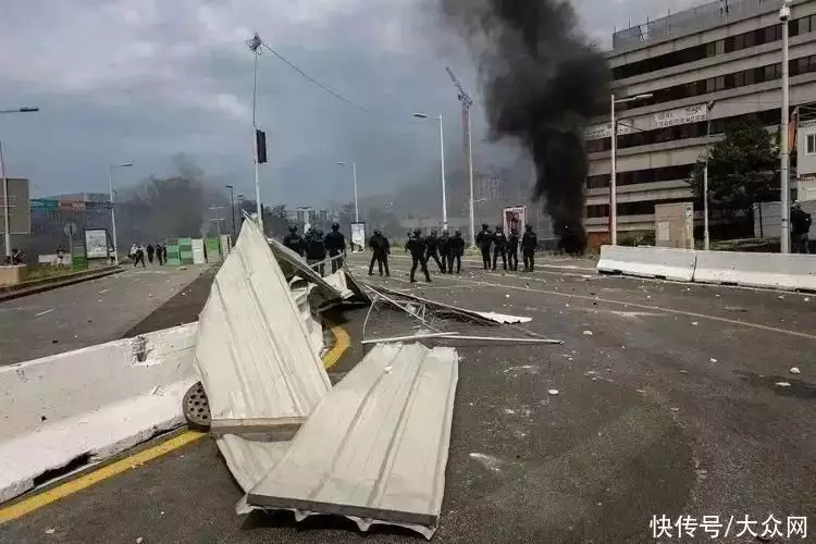 当地华人讲述法国骚乱：正值夏日打折季，有奢侈品店被砸也有挺多人逛街德云社高峰迎来41岁生日，徒弟凌晨发文送祝福，网友提醒特别有趣