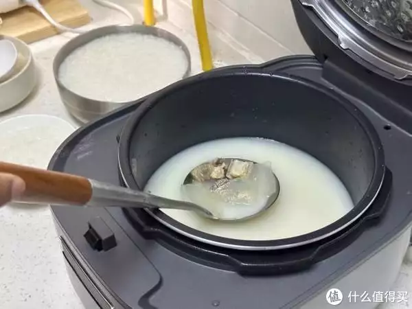电饭煲和电饭锅哪个更实用?（电饭煲和电饭锅哪个更好）