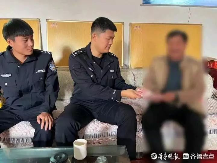 聊城一男子“线人”投资群后受骗:朋友圈除了我,全是托湖南一座石桥:“火光逼人”,专家赶来后,井中挖出3多件国宝级(图3) 聊城一男子“线人”投资群后受骗:朋友圈除了我,全是托湖南一座石桥:“火光逼人”,专家赶来后,井中挖出3多件国宝级(图3)