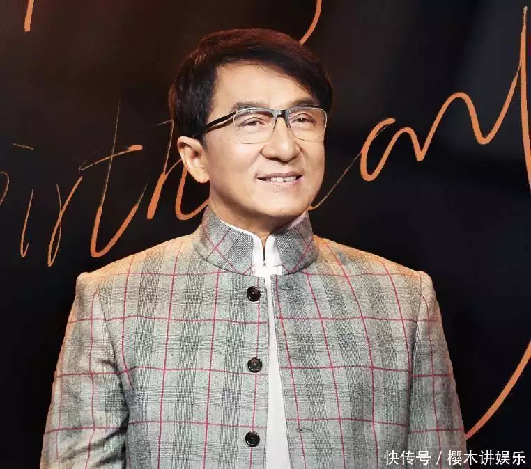 成龙新电影《急先锋》终于定档，看清上映时间：学生党激动了多亏了这个外国人，留下乾隆的真实相貌，和电视上看到的很不一样