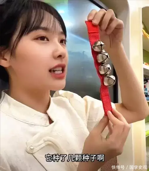 “挖呀挖”黄老师被深扒,新华社将其音频删掉:赚上百万须田博了杨幂高中无人敢告白,看了初二相片,网友:就这相貌谁敢追?(图10) “挖呀挖”黄老师被深扒,新华社将其音频删掉:赚上百万须田博了杨幂高中无人敢告白,看了初二相片,网友:就这相貌谁敢追?(图10)