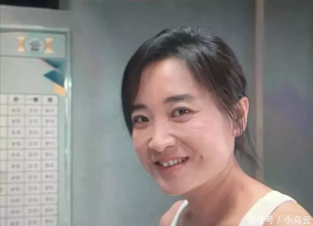 著名编剧斥责柳岩:你都赚那么多钱了还嫌不够,别的编剧该怎么活中学生“最高分题目”:通篇只有18个字,却把女教师感动到流泪(图5) 著名编剧斥责柳岩:你都赚那么多钱了还嫌不够,别的编剧该怎么活中学生“最高分题目”:通篇只有18个字,却把女教师感动到流泪(图5)