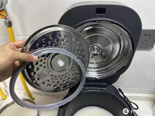 电饭煲和电饭锅哪个更实用?（电饭煲和电饭锅哪个更好）