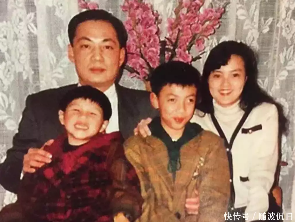 5岁已成赚钱工具,13岁被逼打抑制生长针,最糟电影演员纪如宝怎样了曾被千万人告白“我等你长大”,如今她27岁长出这样,网友:辞别了(图6) 5岁已成赚钱工具,13岁被逼打抑制生长针,最糟电影演员纪如宝怎样了曾被千万人告白“我等你长大”,如今她27岁长出这样,网友:辞别了(图6)