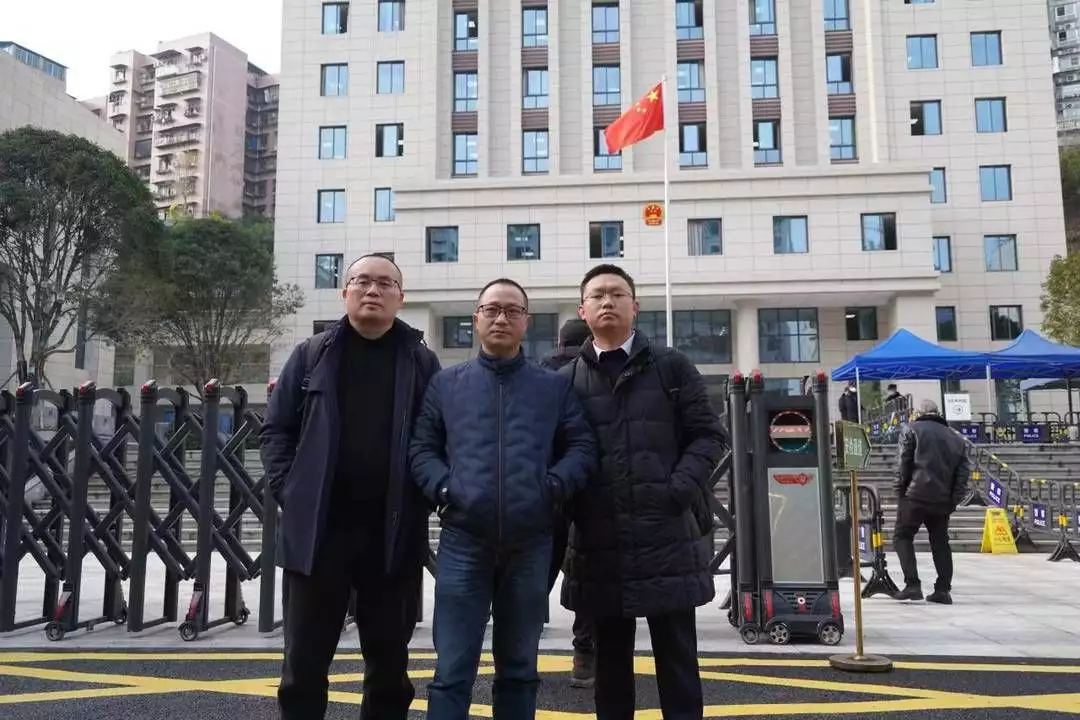 “偷拍法院副院长打麻将”敲诈案一审宣判：包工头被羁押三年半后判无罪“大蛇成蟒，大蟒成蚺，大蚺成蛟，大蛟成龙”是否确有其事？