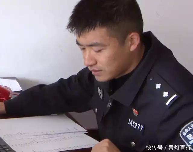 浙江一民警通知女子受骗的钱已取回，女子以为又是行骗：给你花了66岁刘青云定居湖南小县城！与小15岁空中小姐老婆饭后，两人很甜蜜(图3)