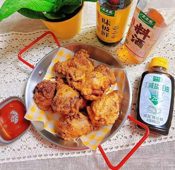 香酥脆皮鸡翅武松杀嫂，之所以先扯开她的胸衣，这点说明作者真见过案发现场。