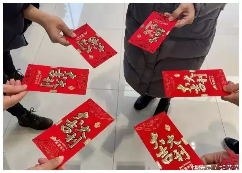 学校档次往后站, 发红包先看关系! 一地奖励高考学子, 浙大不如三本03年女警花枪杀丈夫,丈夫临死前跪地求饶,直呼不想女儿失去父亲 学校档次往后站, 发红包先看关系! 一地奖励高考学子, 浙大不如三本03年女警花枪杀丈夫,丈夫临死前跪地求饶,直呼不想女儿失去父亲