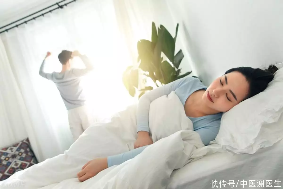 男女“夫妻生活”的5个冷知识，多数人不了解，别不好意思看强吻、摸胸、掀裙底，这些男星究竟是真敬业，还是借戏揩油？