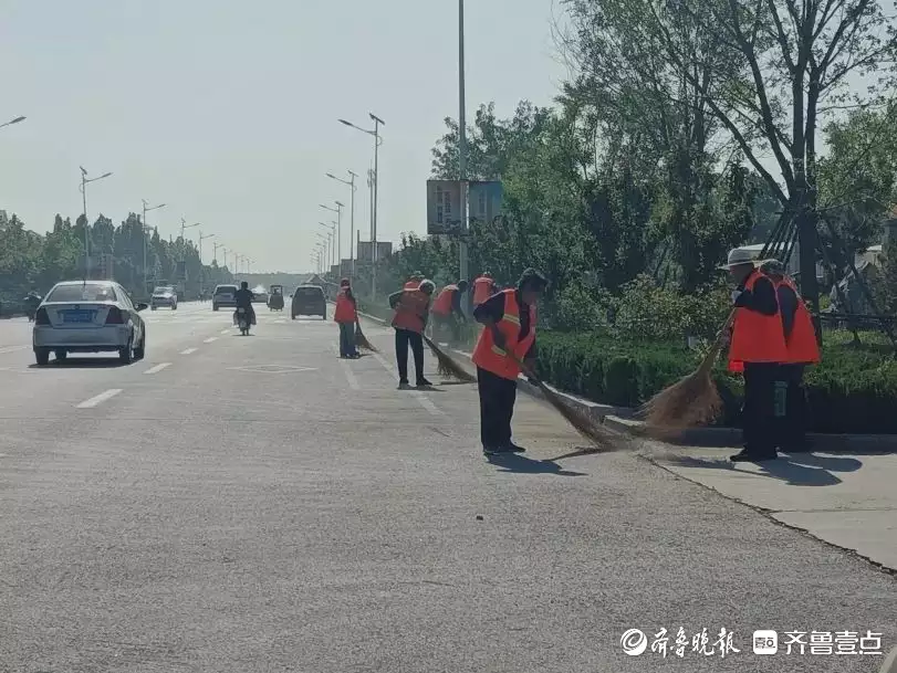 无棣县棣丰街道开展夏季慰问环卫工人活动