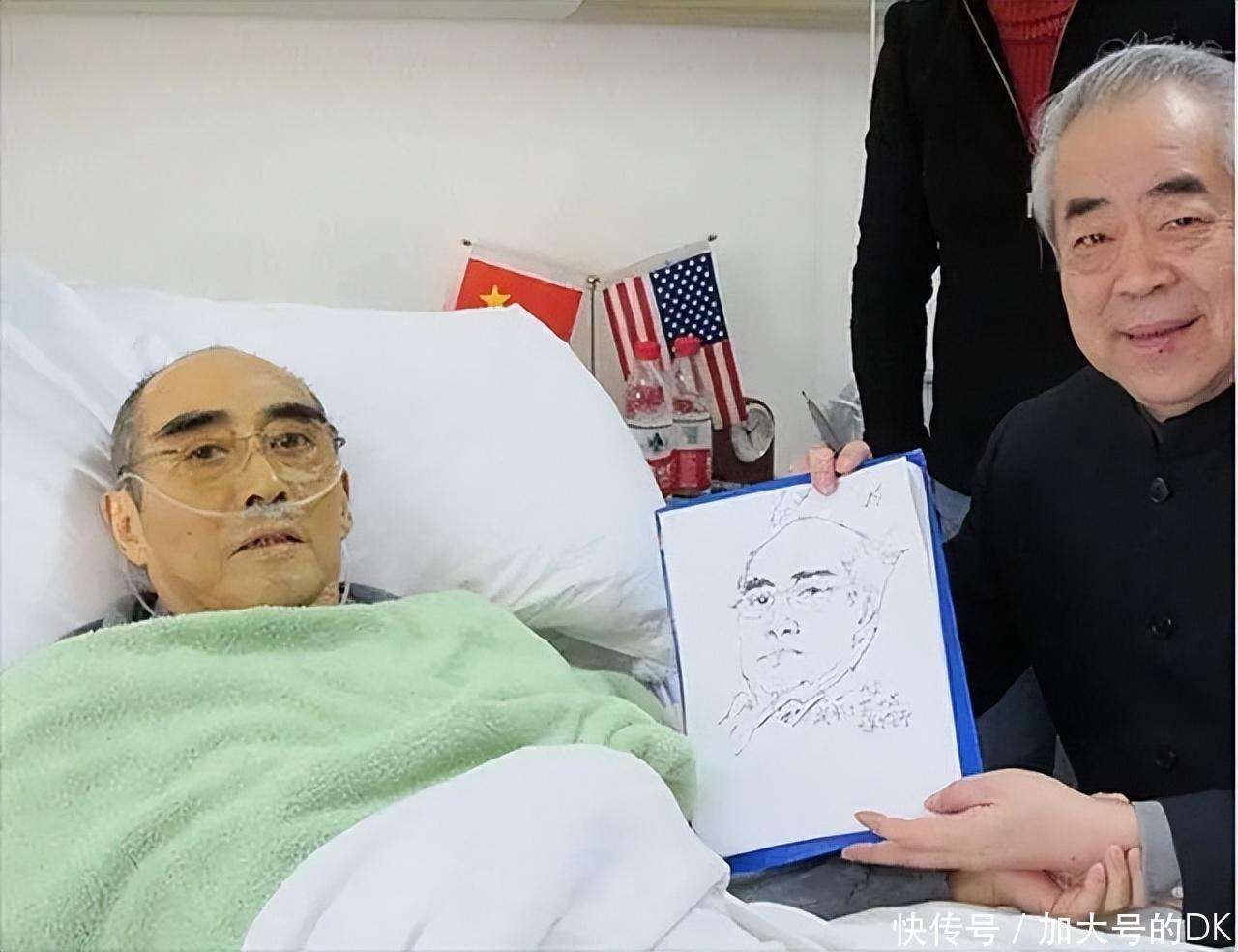 乒乓球冠军庄则栋在总理的遗体告别时背着手_【快资讯】