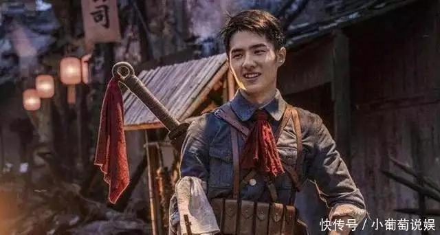 当小鲜肉遇上吴京，网友：排片率是人家3倍票房却是一半性感黑丝皮裙美女