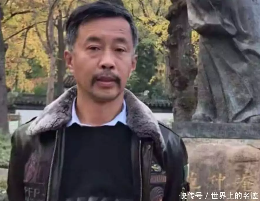 “流浪大师”沈巍：现场直播露宿年赚200万，丘壳后却将钱全部捐掉？当年他用1400张照片，毁掉刘嘉玲、谢霆锋和谢霆锋，现在怎么样了(图23)