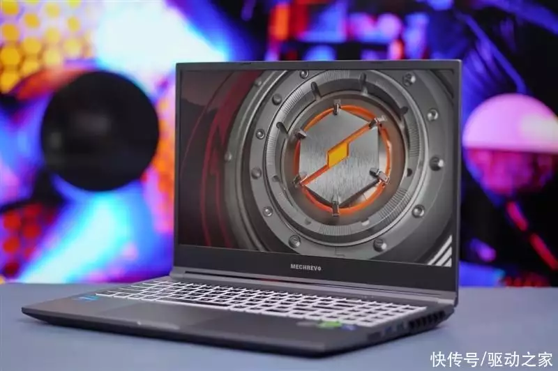 如何做到5999元！机械革命极光Pro评测：i7-12650H  RTX 4060当今最具性价比组合2015年，四川知名主持人酒后路边“方便”，10分钟后只剩下一只高跟鞋