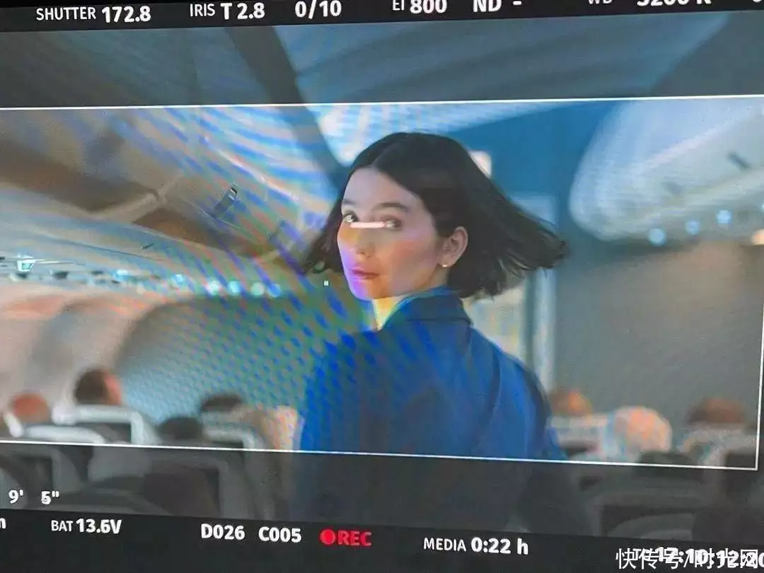 吴京《巨齿鲨2》定档，上影节展映《瞬息全宇宙》