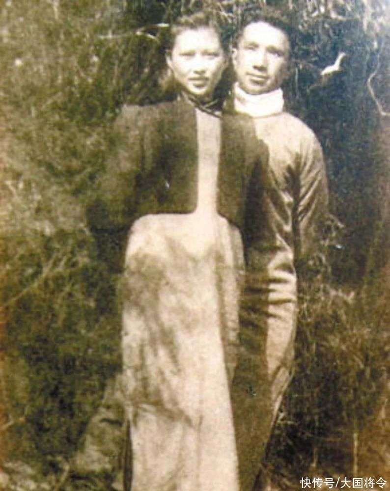 楚青：妙龄从军，令粟裕一见钟情，苦求3年方得，93岁去世_【快资讯】