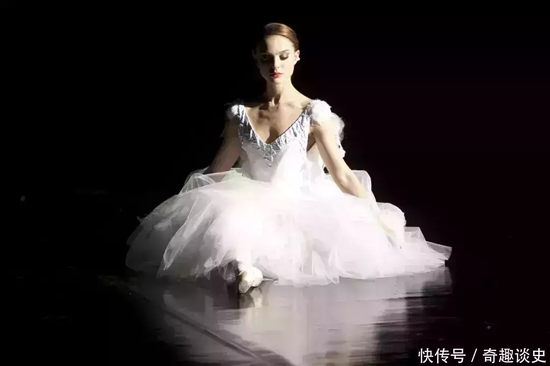 心理变态、疯狂追求与艺术创作之间的复杂冲突，都在这体现了出来溥仪登基后，此小太监身份特殊到谁都不敢惹，溥仪特赦后还找过他