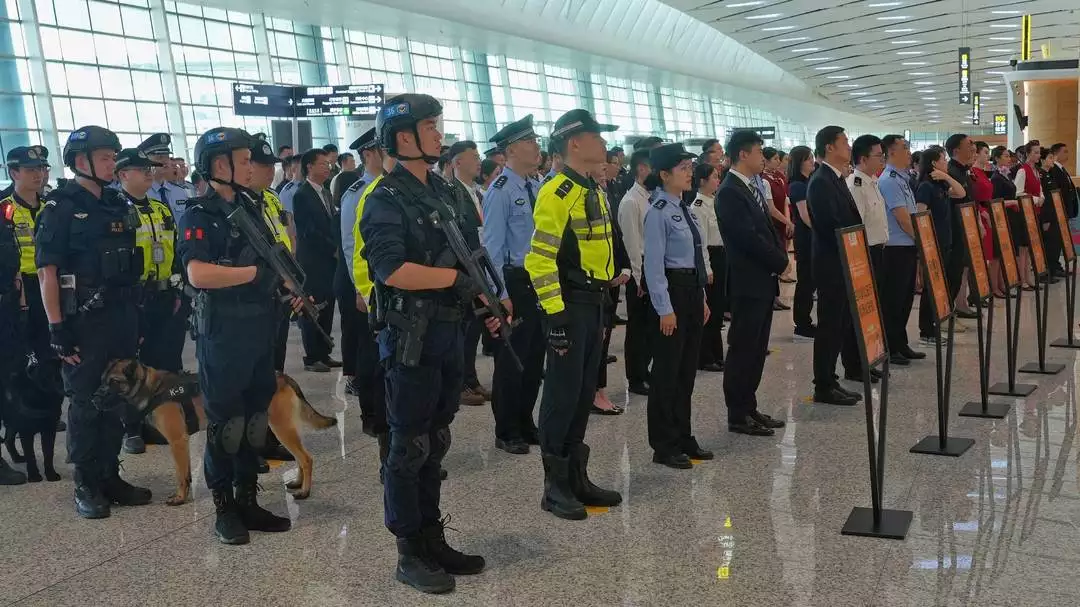 成都大运会倒计时100天 “两场一站”联动举行抵离服务誓师大会挖呀挖黄老师5.20现身，成旅游宣传使，牙龈比牙宽，网友：退钱