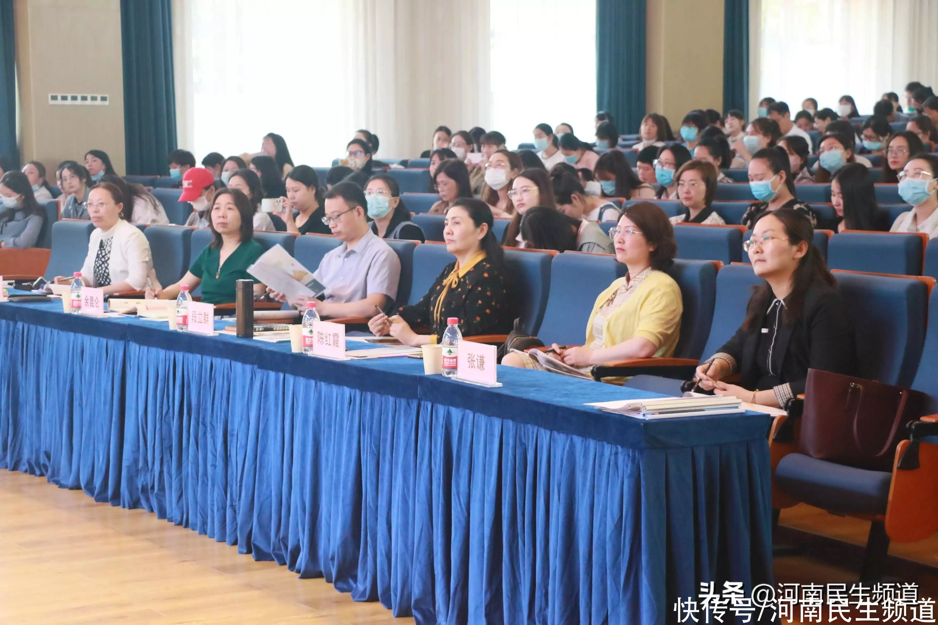 培养教学骨干 提升教学水平——郑州市金水区双杯赛小学语文学科区级展示活动在金水区艺术小学宏康校区举行出轨被“捉奸”在床的女明星，因出轨有被丈夫毒打的，看看都是谁