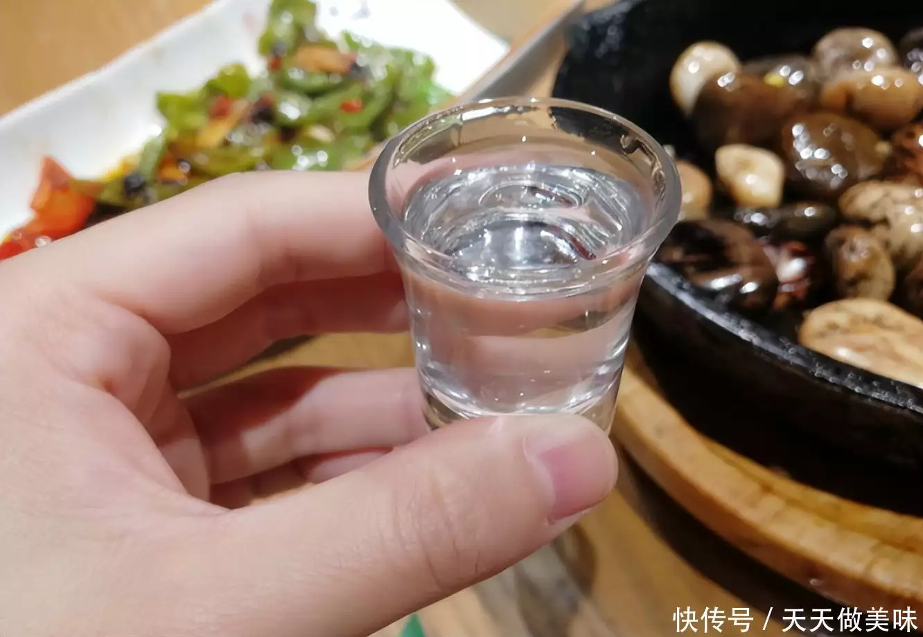 四川大爷喝酒40年，直言要想喝酒喝舒心，就必须要懂这3点诀窍 