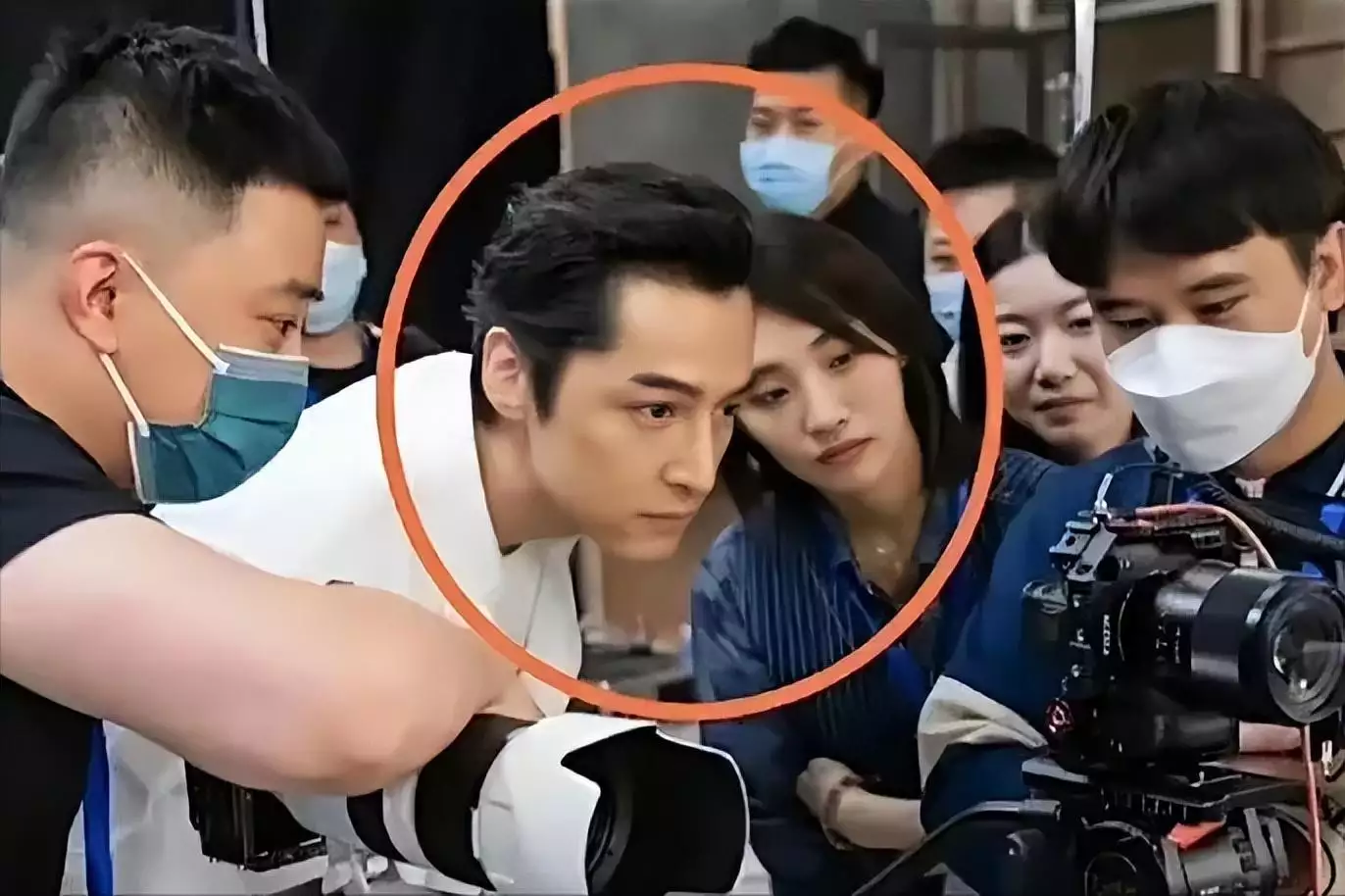 带妻进组?胡歌老婆出演《繁花》,看清五官之后,气质不输女明星神算子预言曹丕80岁死,可曹丕40岁就死了,曹丕:算得真准 带妻进组?胡歌老婆出演《繁花》,看清五官之后,气质不输女明星神算子预言曹丕80岁死,可曹丕40岁就死了,曹丕:算得真准