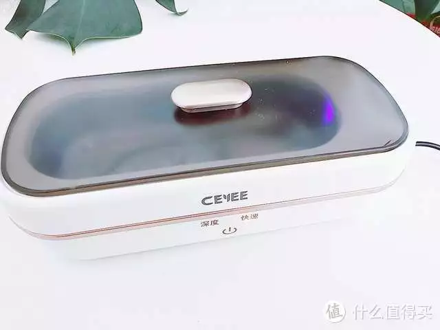 坏了！用了希亦超声波清洁机，我的眼镜冒烟了！摊牌了，央视主持康辉突然官宣新身份，全网恭喜！终于等到这一天(图2)