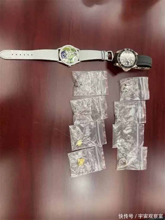窃贼划脸盆木板潜入别墅，盗走百达翡丽名表等财物，警方连破三案发还百万赃物明明长着同一张脸，一个成顶流，一个却死活红不了，连于正都发愁
