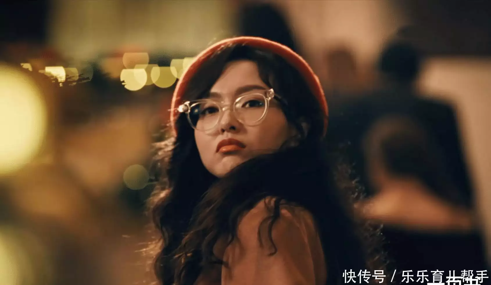 《芬芳》爷叔为何要叫玲子讨债鬼?原因出炉,宝总不选玲子是对的姚居德撞衫杨超越,相差三岁差别大,年纪小就是有优势,你更喜欢谁?(图21) 《芬芳》爷叔为何要叫玲子讨债鬼?原因出炉,宝总不选玲子是对的姚居德撞衫杨超越,相差三岁差别大,年纪小就是有优势,你更喜欢谁?(图21)