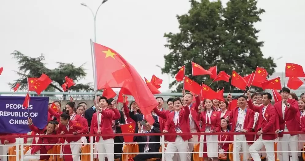 米乐体育：国际乒联回顾巴黎奥运会，盛赞马龙和孙颖莎，在开闭幕式闪耀的星播报文章 米乐博彩资讯 第2张